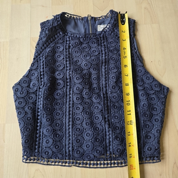 Abercrombie And Fitch Zip Back Crochet Crop Top Size Small - Picture 5 of 7